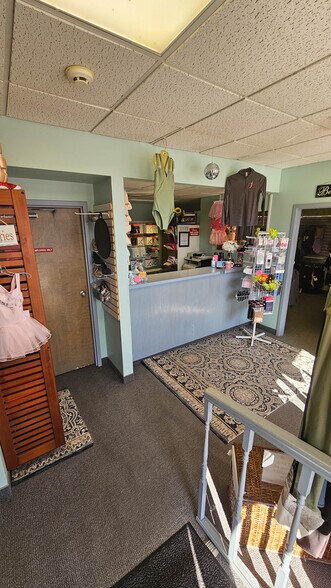 More Photos Of 850 N West End Blvd, Quakertown Freestanding For Sale