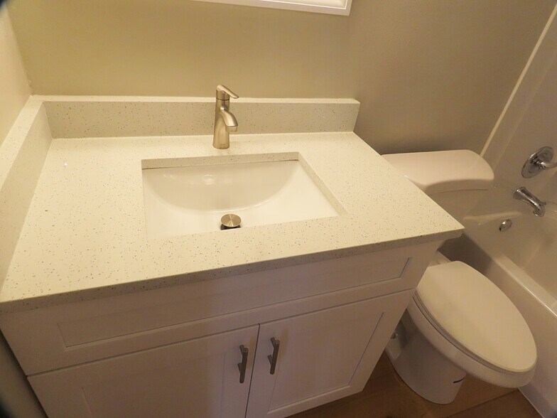 More Photos Of 5136-5186 La Mancha Ct, Orlando Apartments For Sale