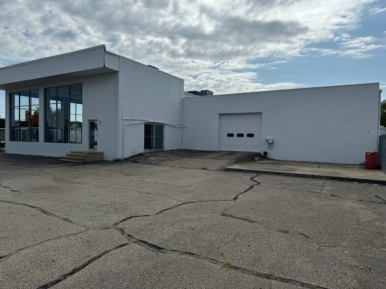 More Photos Of 457 N Cedar Rd, Mason Auto Dealership For Sale
