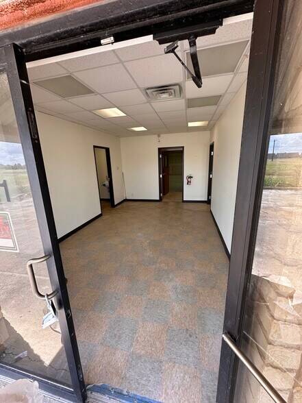 More Photos Of 321 Limestone Ter, Jarrell Medical For Lease
