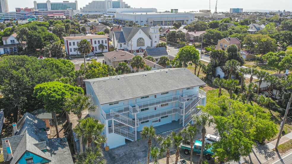 More Photos Of 208 N Halifax Ave, Daytona Beach Apartments For Sale