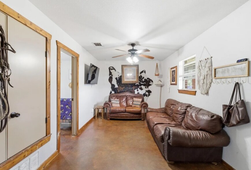 More Photos Of 8441 County Road 176, Stephenville Apartments For Sale