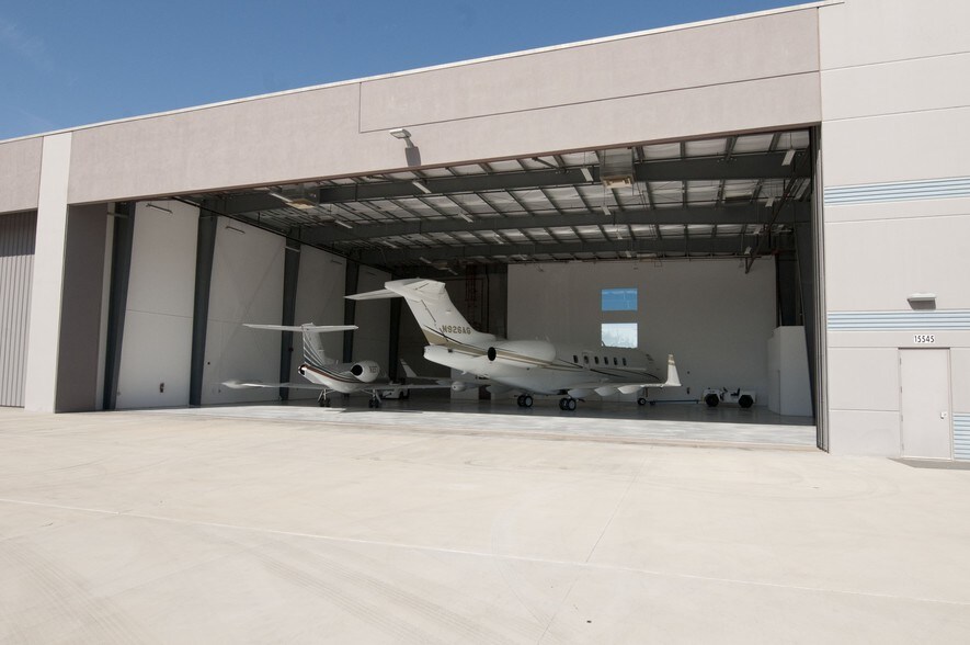 More Photos Of 15535 N 78th St, Scottsdale Airplane Hangar For Lease