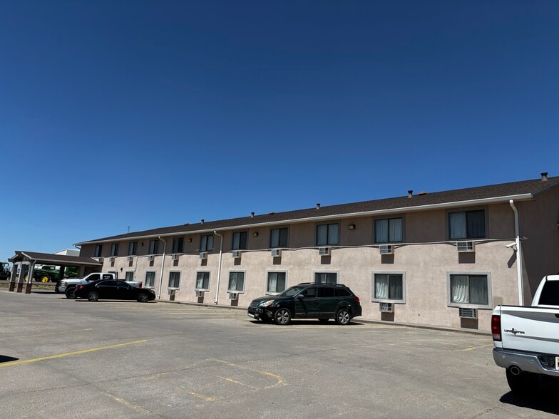 More Photos Of 2100 Fay St, Burlington Hotel For Sale
