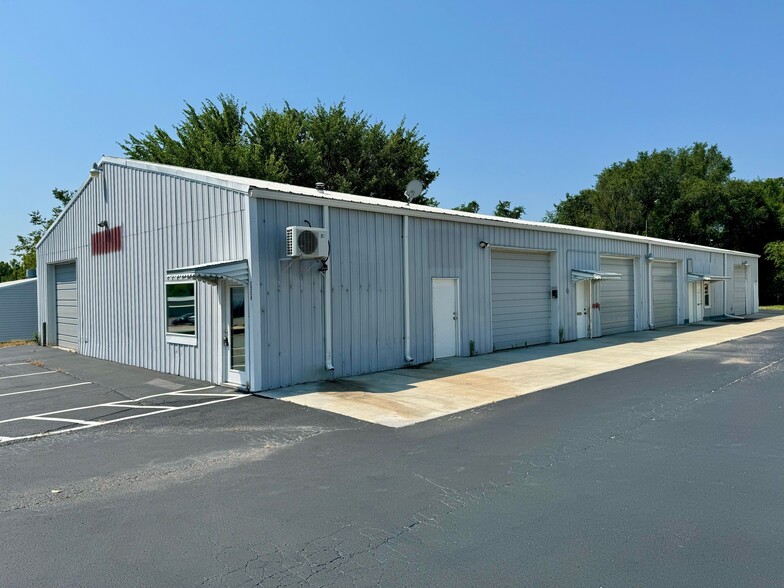 Primary Photo Of 1335-1339 Harvestowne Industrial Dr, Saint Charles Warehouse For Lease