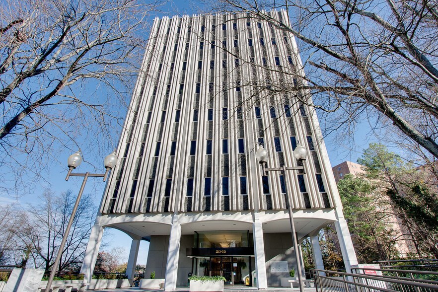 More Photos Of 2045 Peachtree Rd NE, Atlanta Medical For Lease