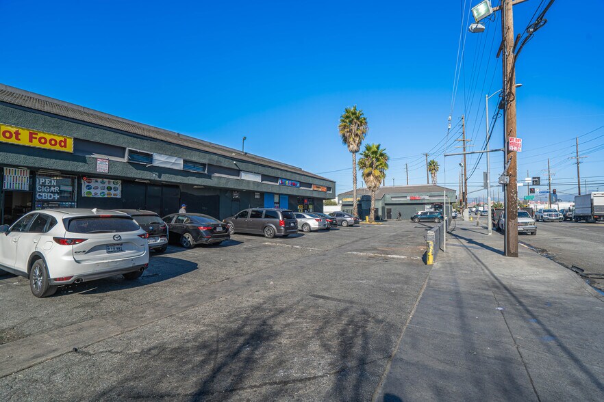 More Photos Of 1901 S Alameda St, Los Angeles General Retail For Sale