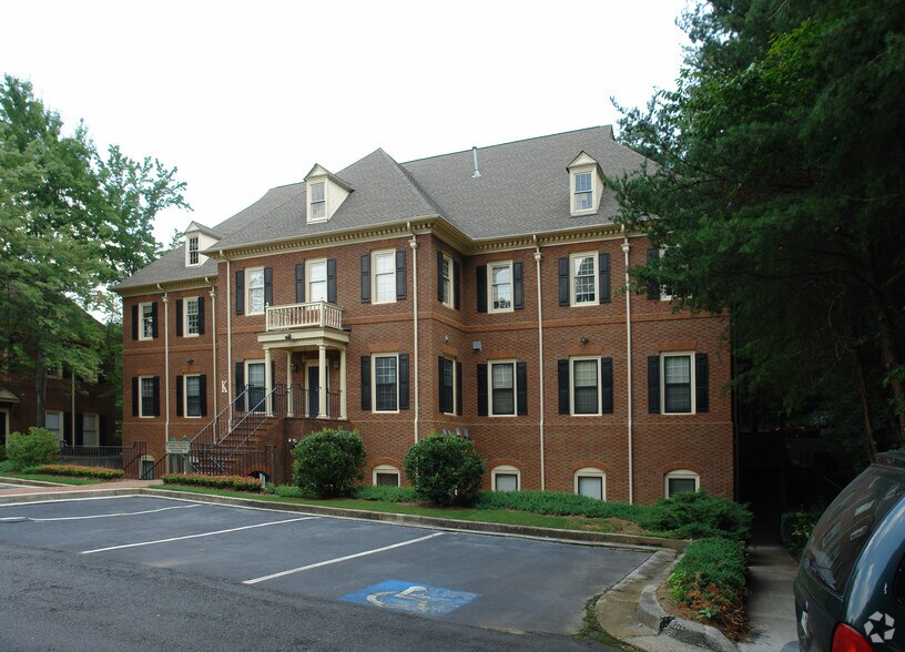 More Photos Of 3569 Habersham At Northlake, Tucker Office Residential For Lease