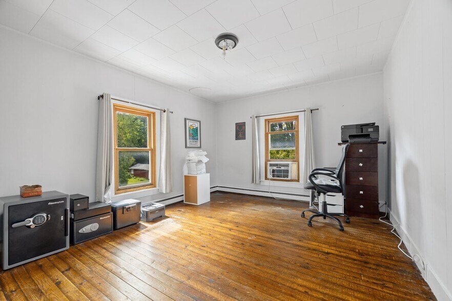 More Photos Of 1769 NY-73, Keene Valley Flex For Sale