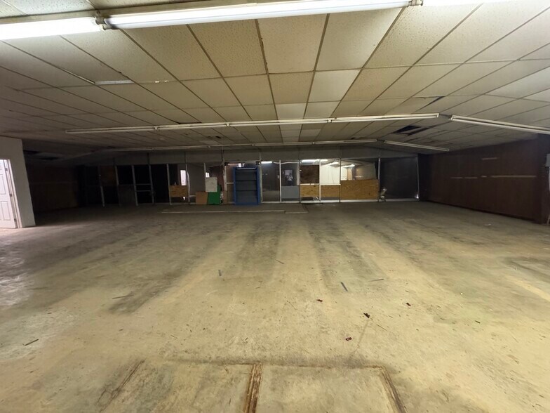 More Photos Of 2130 Austin Hwy, San Antonio General Retail For Sale