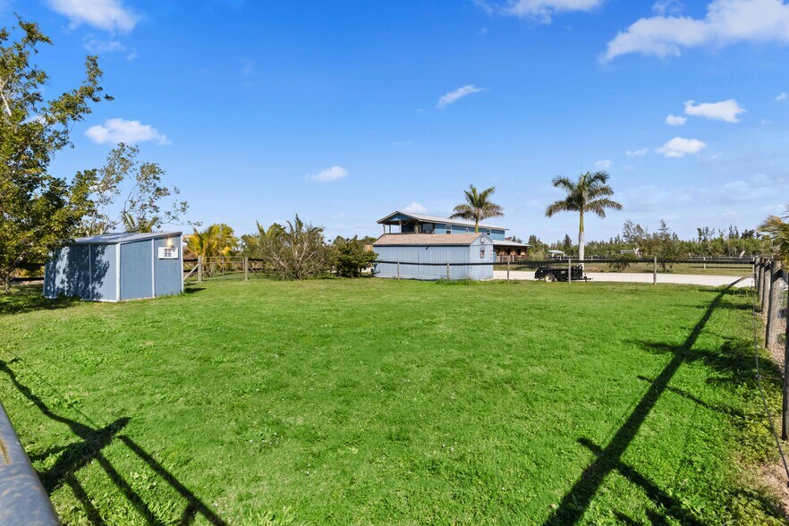 More Photos Of 6050 Stringfellow Rd, Saint James City Land For Sale