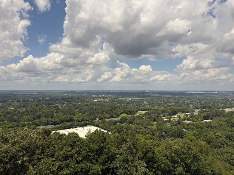 More Photos Of 530 Beacon Pky W, Birmingham Office For Sale