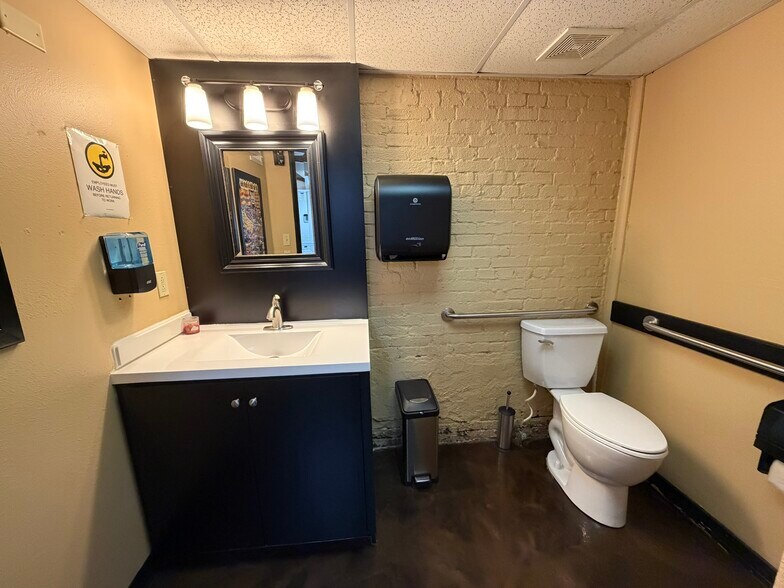 More Photos Of 615 Mena St, Mena Restaurant For Sale