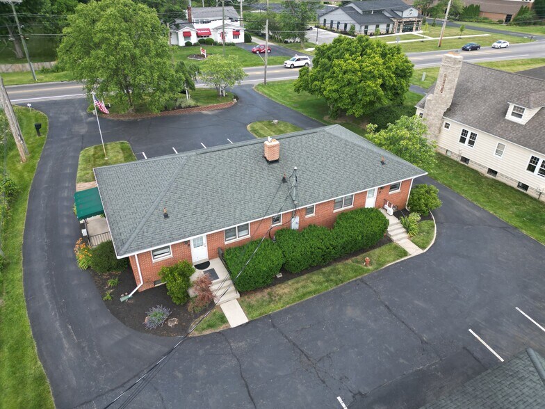 More Photos Of 2527 W Dublin Granville Rd, Columbus Veterinarian Kennel For Sale