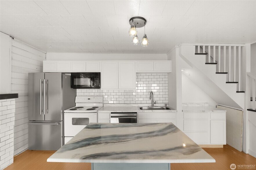 More Photos Of 4705 Pacific Way, Seaview Freestanding For Sale