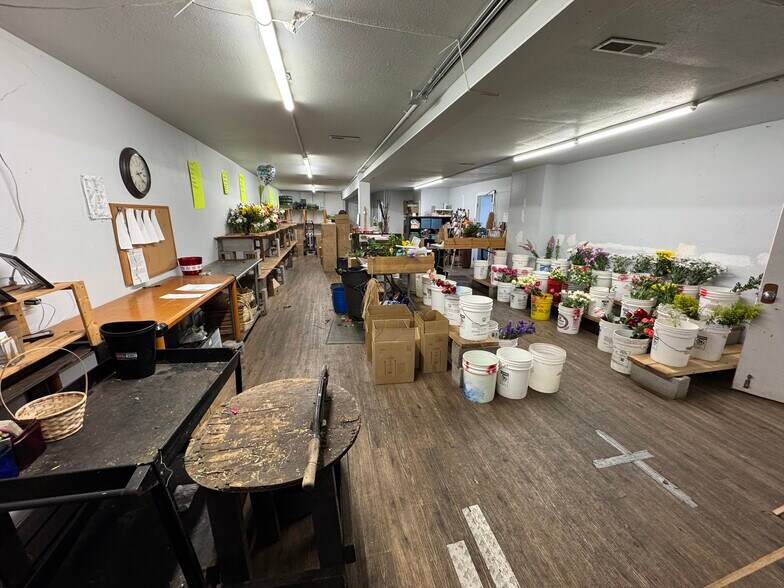 More Photos Of 2820 Broadmoor Ave, Concord Office For Sale