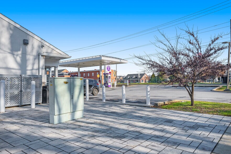More Photos Of 536 S Union St, Kennett Square Convenience Store For Sale