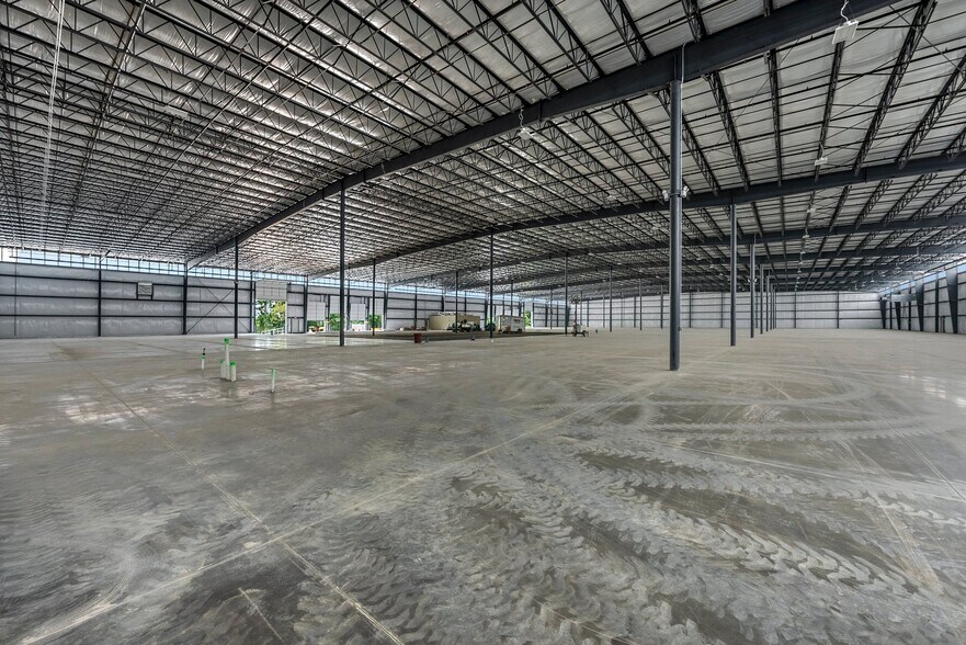 More Photos Of 55 Bagwell Blvd, Scottsville Warehouse For Lease