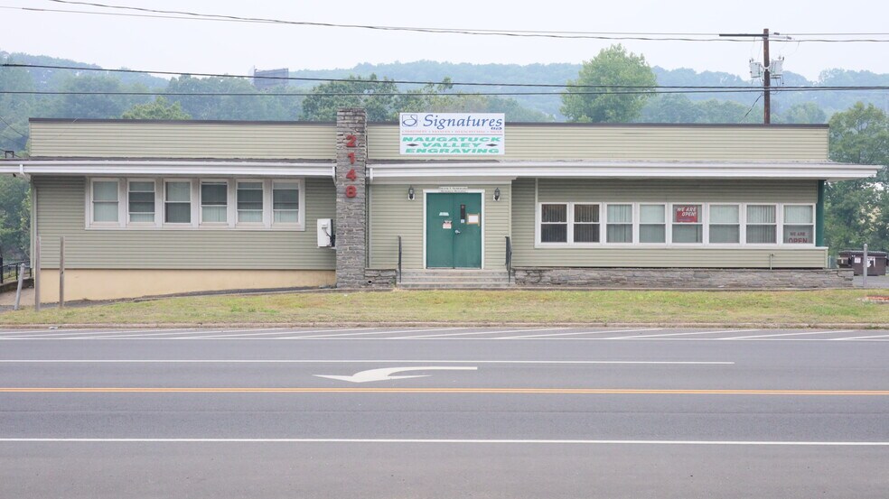 More Photos Of 2148 S Main St, Waterbury Warehouse For Lease