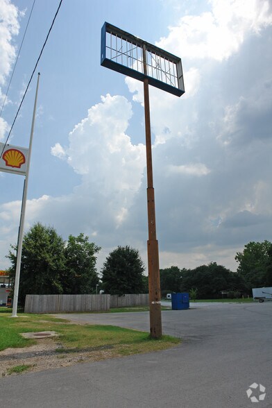 More Photos Of 2111 NW Evangeline Trwy, Lafayette Hotel For Sale