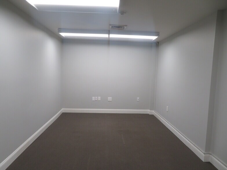 More Photos Of 12051-12083 Tech Rd, Silver Spring Light Manufacturing For Lease