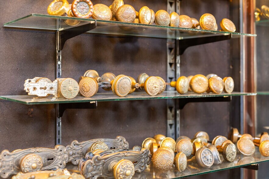 More Photos Of 1901 W Alabama St, Houston Freestanding For Sale