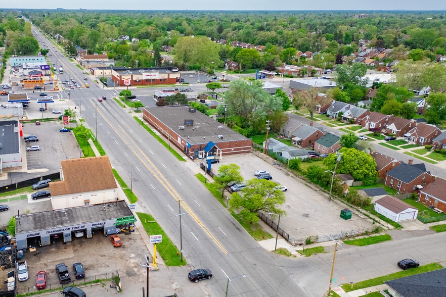 More Photos Of 19141 Greenfield Rd, Detroit Medical For Lease