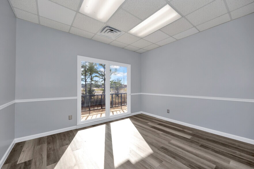 More Photos Of 190 Lime Quarry Rd, Madison Loft Creative Space For Lease