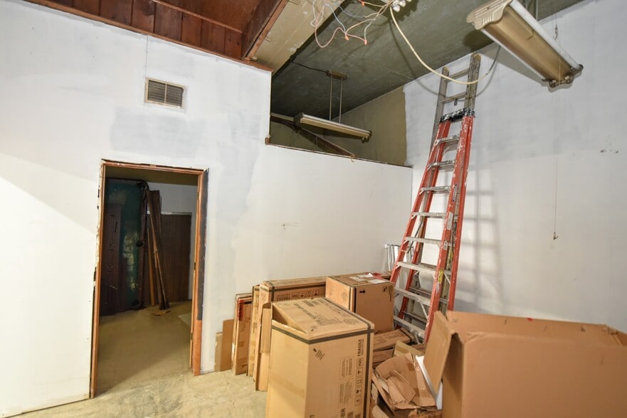 More Photos Of 154 Main St, Butler Storefront Retail Residential For Sale