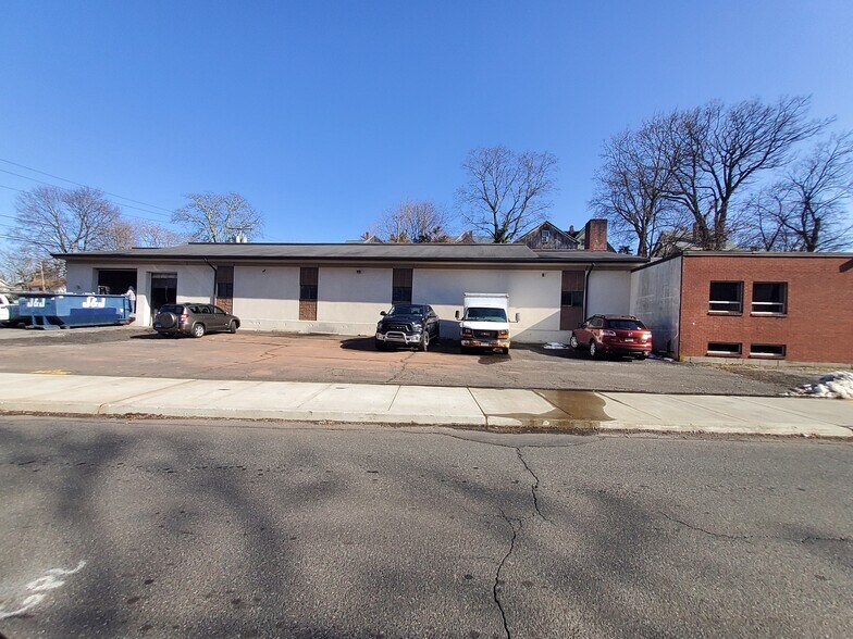 More Photos Of 141 Grove St, Meriden Manufacturing For Sale