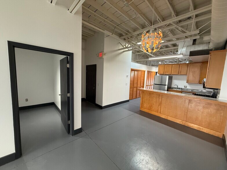 More Photos Of 22620 Woodward Ave, Ferndale Office Residential For Lease