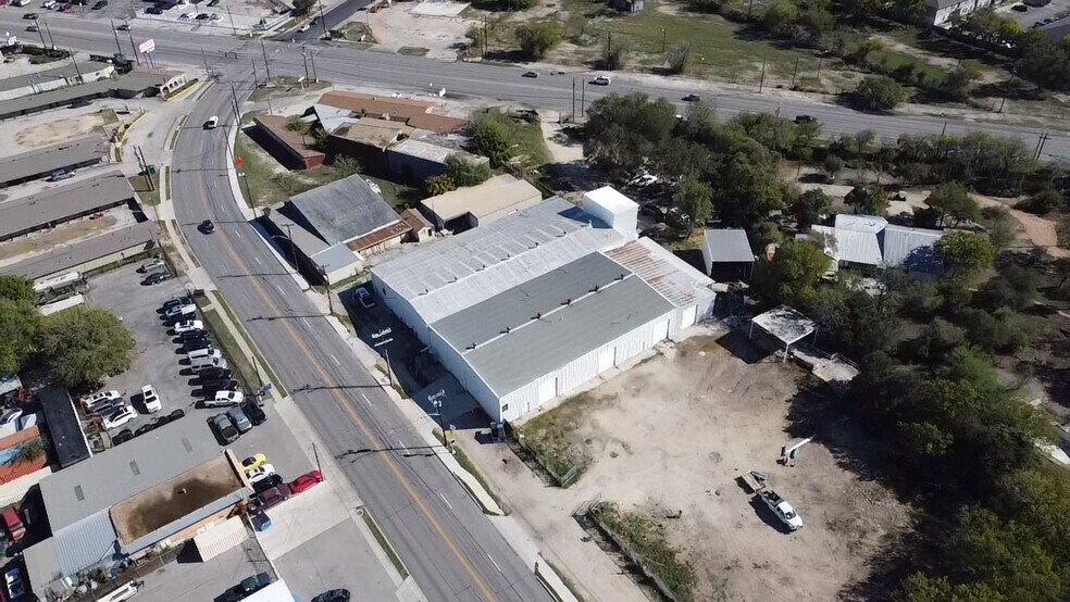 More Photos Of 2833 Roosevelt Ave, San Antonio Warehouse For Lease