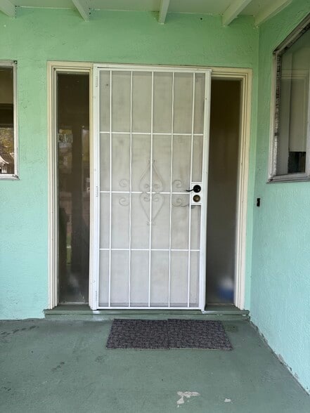 More Photos Of 2330 Prince St, Berkeley Schools For Sale