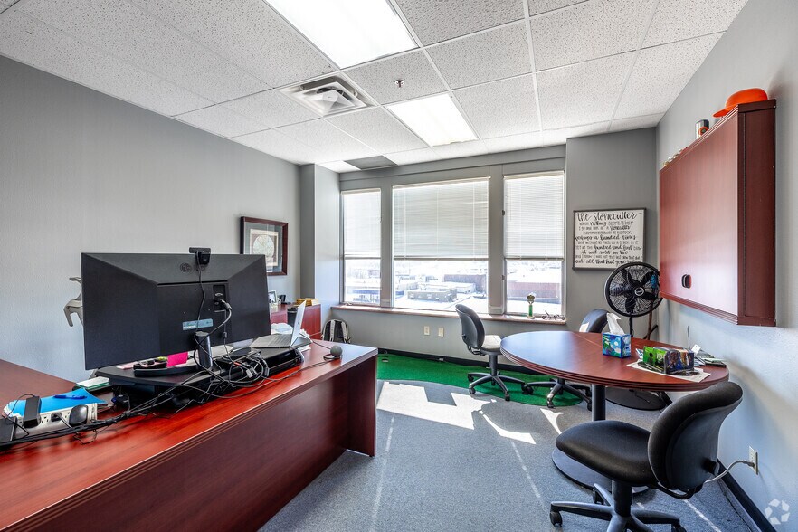 More Photos Of 11 E Church St, Marshalltown Unknown For Sale