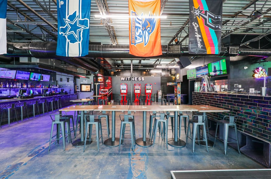 More Photos Of 7280 UTSA Blvd, San Antonio Freestanding For Lease