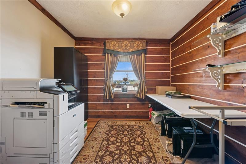 More Photos Of 208 W Mud Pike, Rockwood Office For Sale