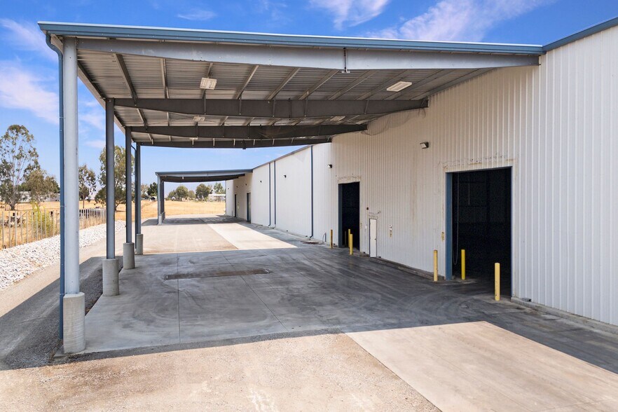 More Photos Of 4928 Marguerite Ave, Corning Warehouse For Sale