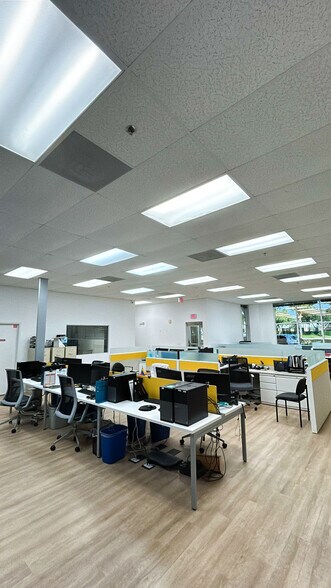 More Photos Of 3118 Commerce Pky, Miramar Light Manufacturing For Lease