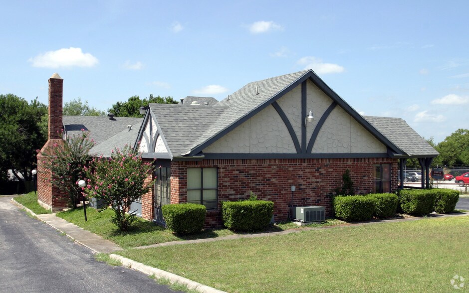 More Photos Of 5318 Summit Pky, San Antonio Medical For Sale