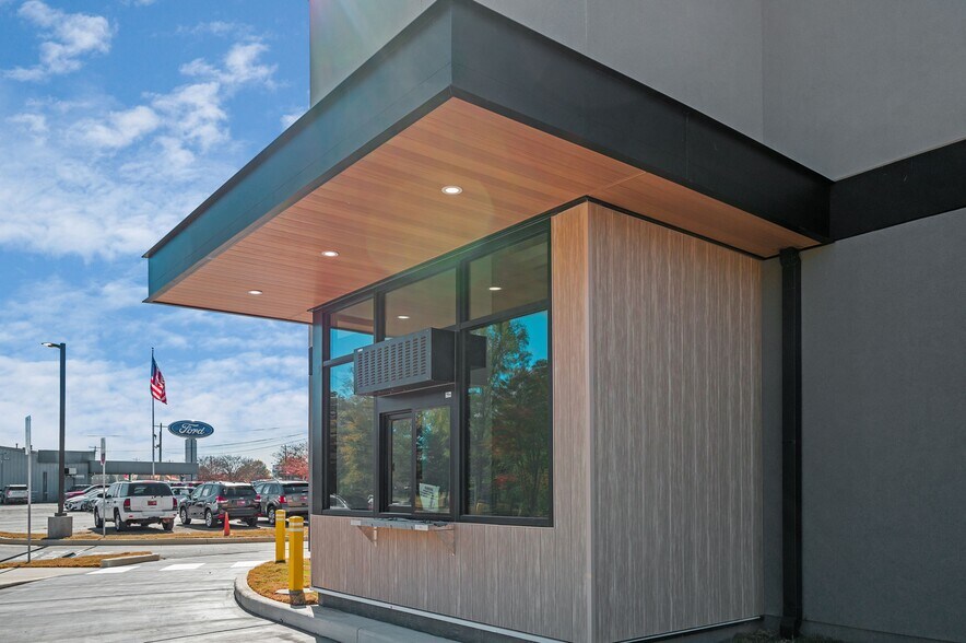 More Photos Of 820 Hwy 31 NW, Hartselle General Retail For Sale