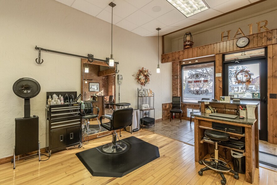 More Photos Of 25 S Park Ave, Le Center General Retail For Sale