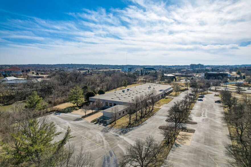 More Photos Of 8310 Excelsior Dr, Madison Office For Lease