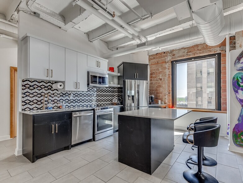 More Photos Of 204 N Robinson Ave, Oklahoma City Office Residential For Lease