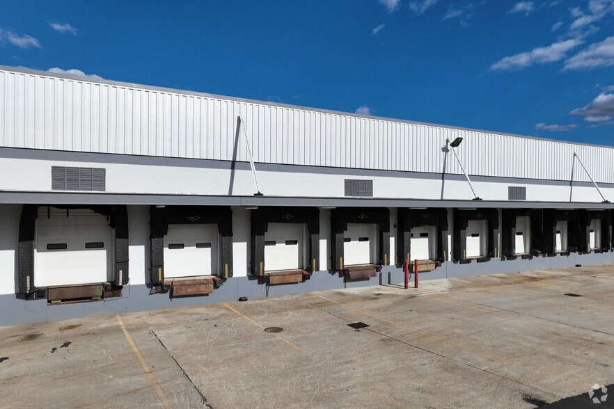 More Photos Of 146 Dascomb Rd, Andover Warehouse For Sale