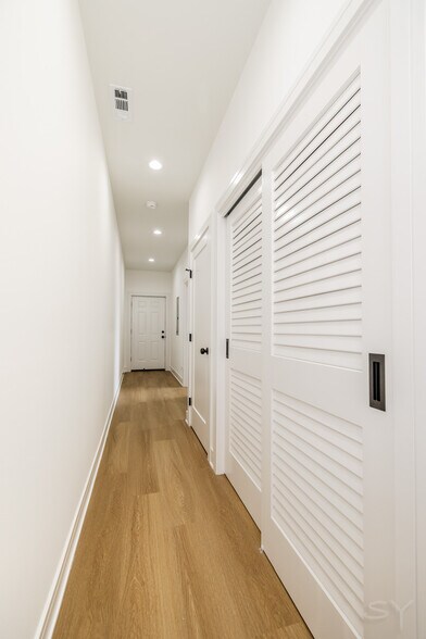 More Photos Of 3018 Polk st, Chicago Apartments For Sale