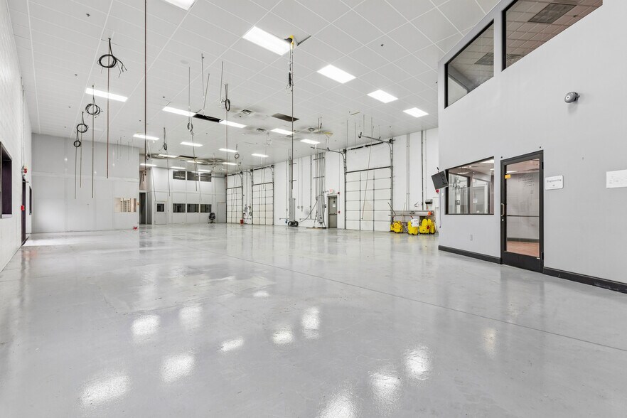 More Photos Of 301-315 Camars Dr, Warminster Township Light Manufacturing For Sale