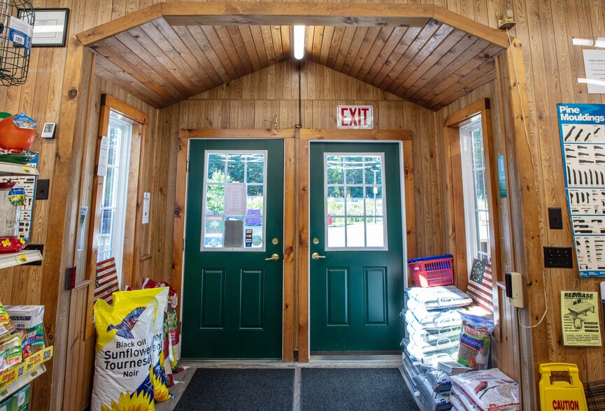 More Photos Of 190 Ossipee Trl E, Standish Freestanding For Sale