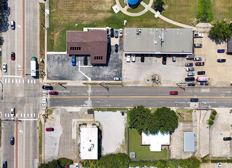 More Photos Of 638 Londonderry Ln, Denton Medical For Lease