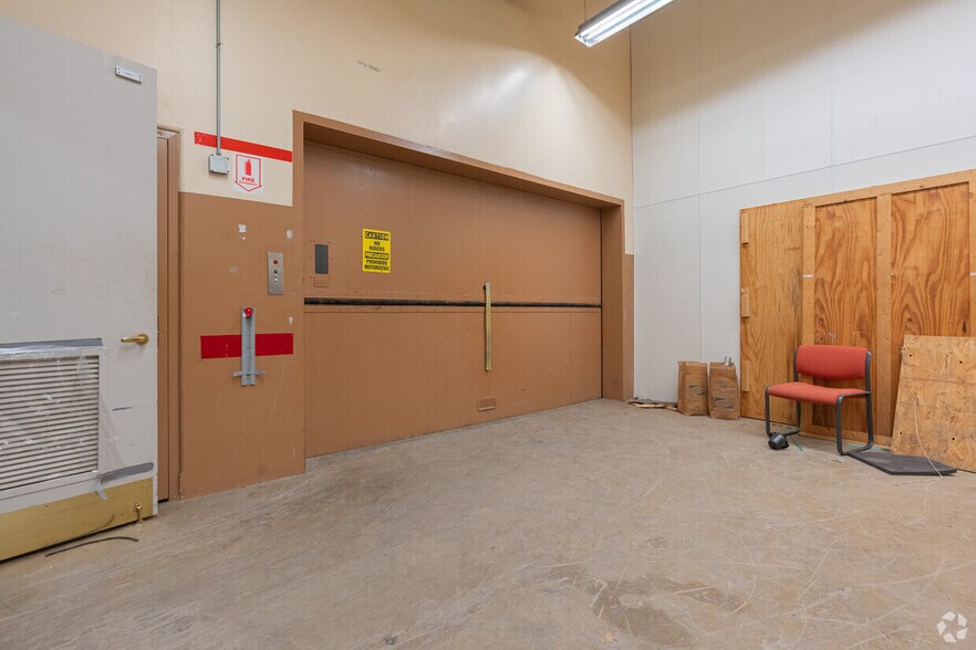 More Photos Of 2869 N 3501st Rd, Seneca Manufacturing For Sale