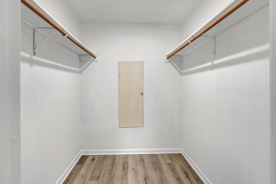 More Photos Of 5722 W 43rd St, Houston Specialty For Sale